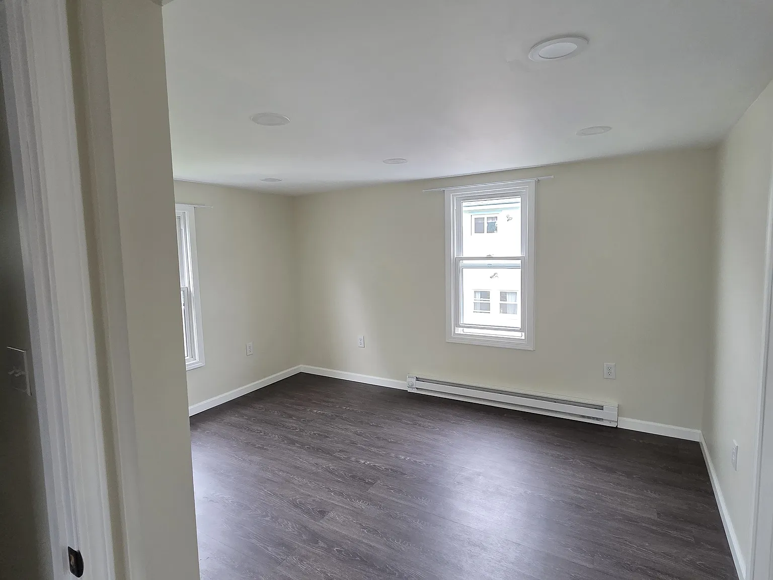 2 bed, 800 sqft, $1,400 — Photo 4