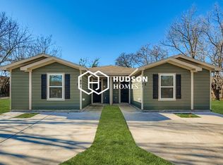 801 Thomas St #B, Bonham, TX 75418