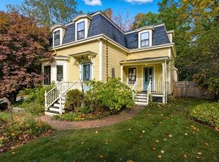 52 Bow St, Concord, MA 01742
