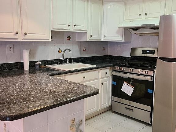 5th image of 14 Edward Ct APT 1