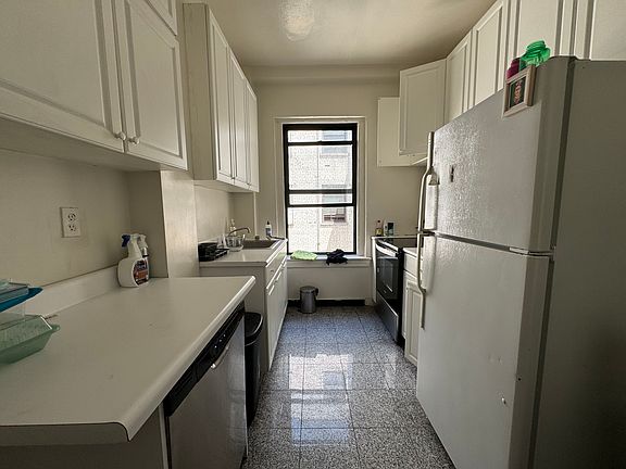 5th image of 515 W 113th St #7B