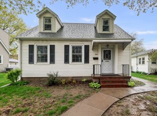 925 24th St, Moline, IL 61265