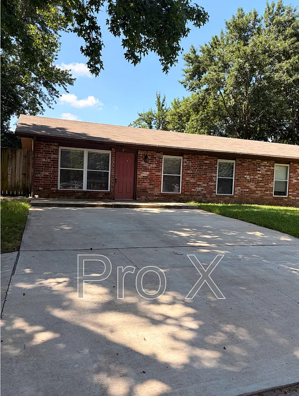 2 bed, 1.0 bath, 875 sqft, $1,195 — Photo 3