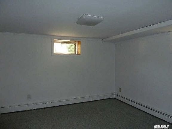 5th image of 12 Arlyn Dr