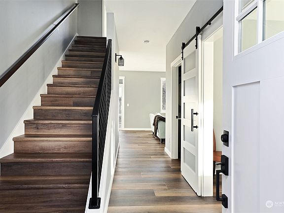 Entry way, office/dining space to right.>