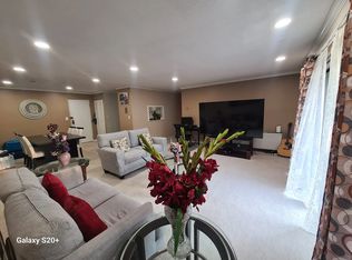 1 Summit Dr #146, Reading, MA 01867