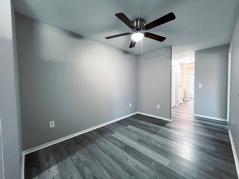 Stoney Creek Apartments — Photo 5