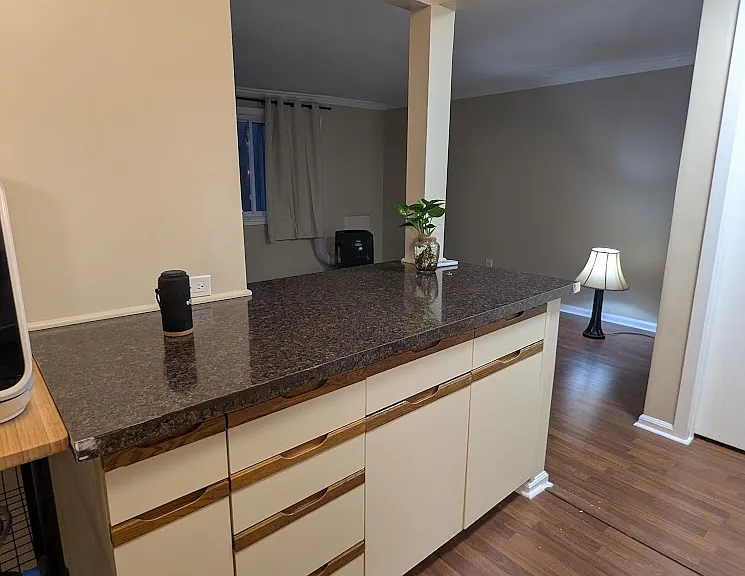 275 E Marshall St — Photo 10