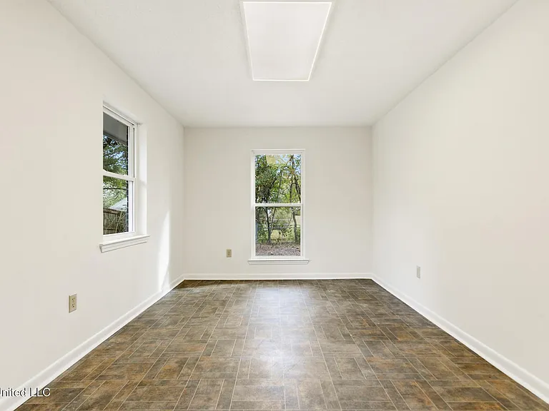 6104 Gruich Cir — Photo 24