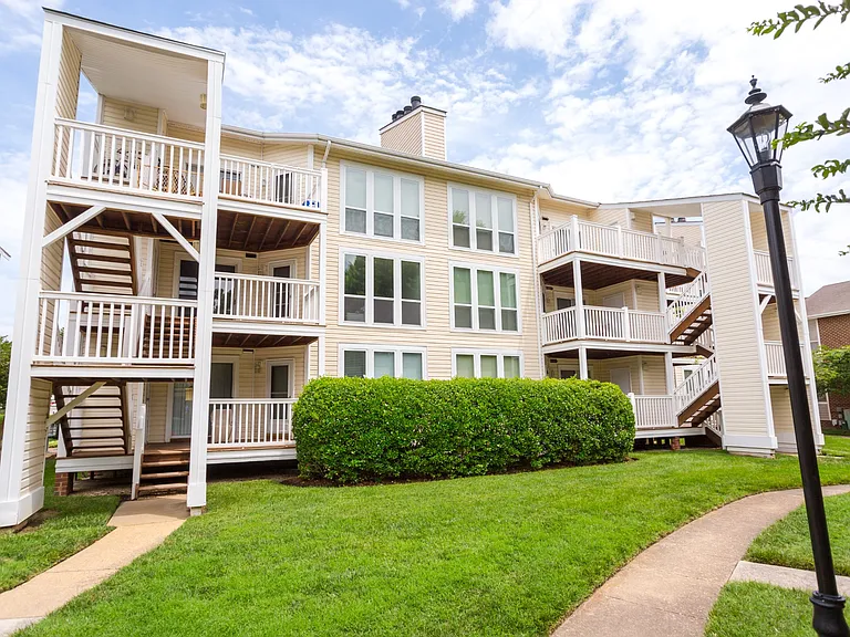 Ghent Village Apartments — Photo 39