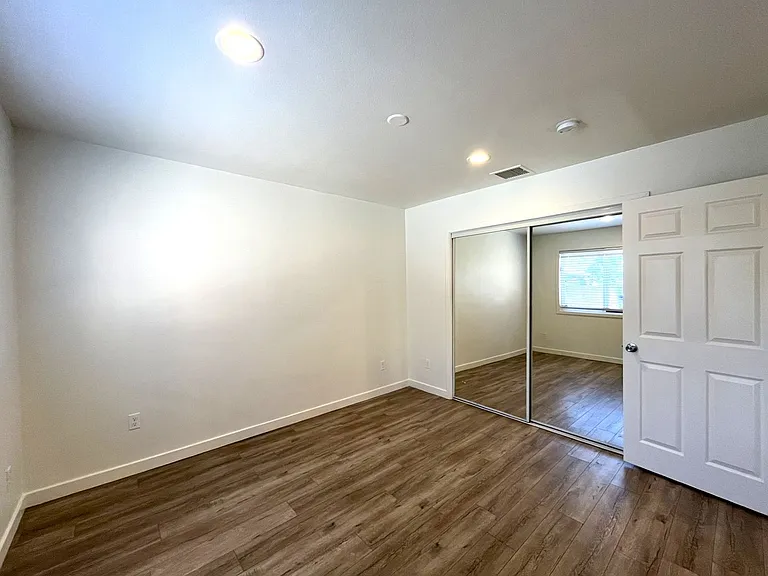 RV T 1629 (Front home) — Photo 13