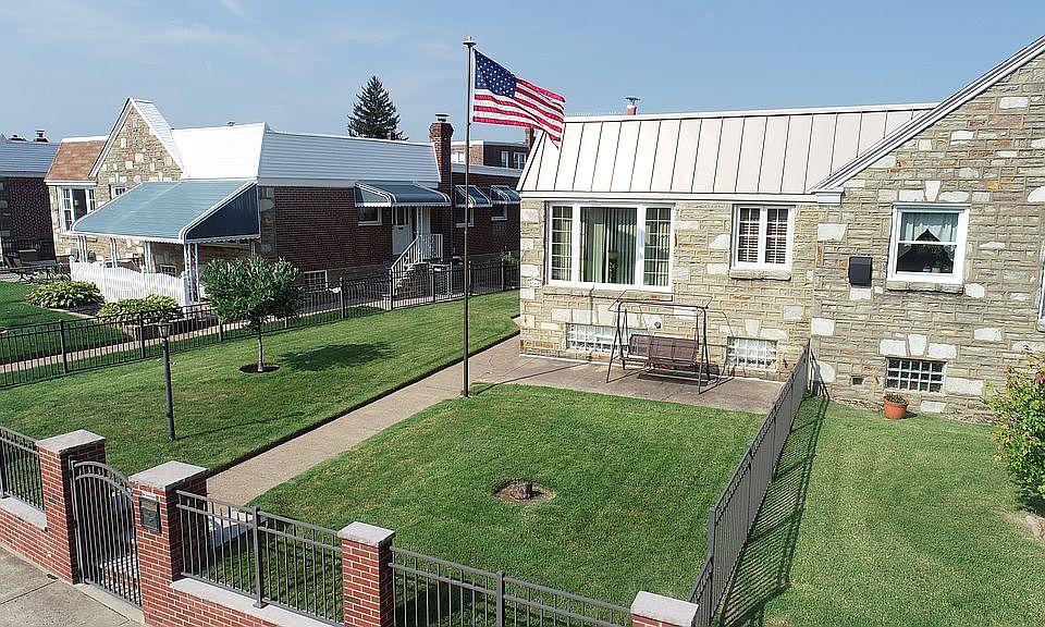 2nd image of 2108 Waverly Ave