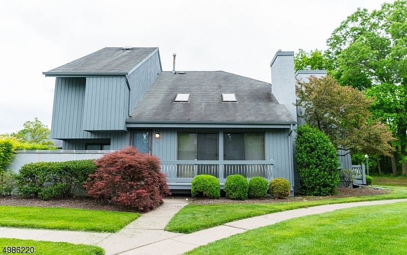 1st image of 141 Linda Ln #141