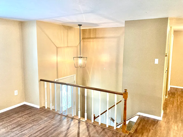 3913 Woodfield Rd — Photo 7