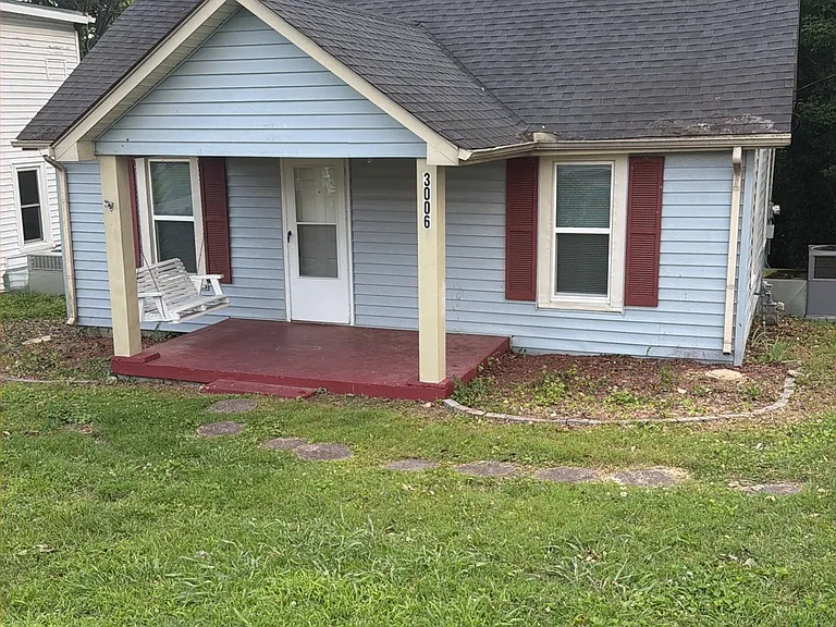 3006 Lakeshore Dr — Photo 1