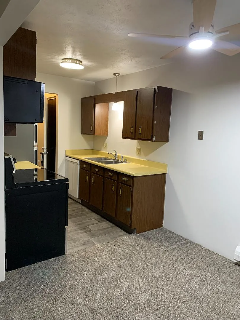 Unit Photo - 2715 W Willow St #3