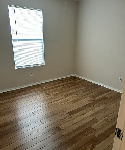 3200 John Porter Dr — Photo 3