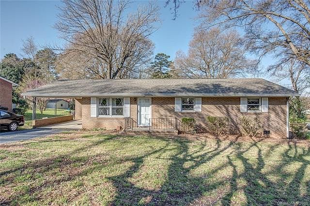 1st image of 111 Forest Dr
