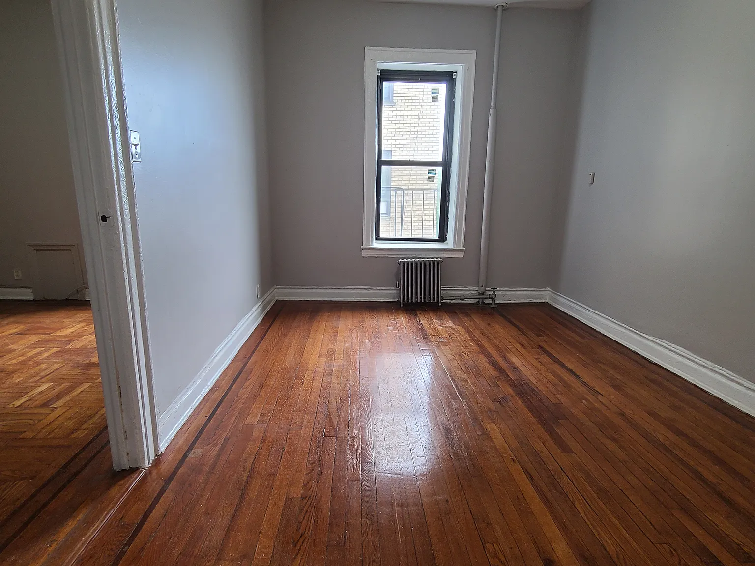 Studio, 300 sqft, $1,915 — Photo 3
