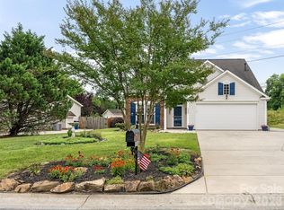 1000 Kerry Greens Dr, Matthews, NC 28104