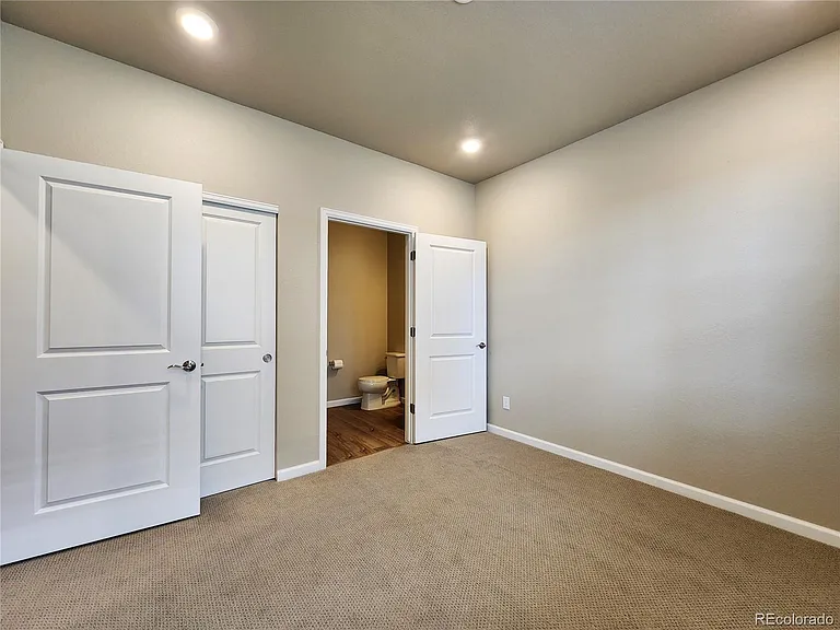 7035 Cumbria Ct — Photo 12