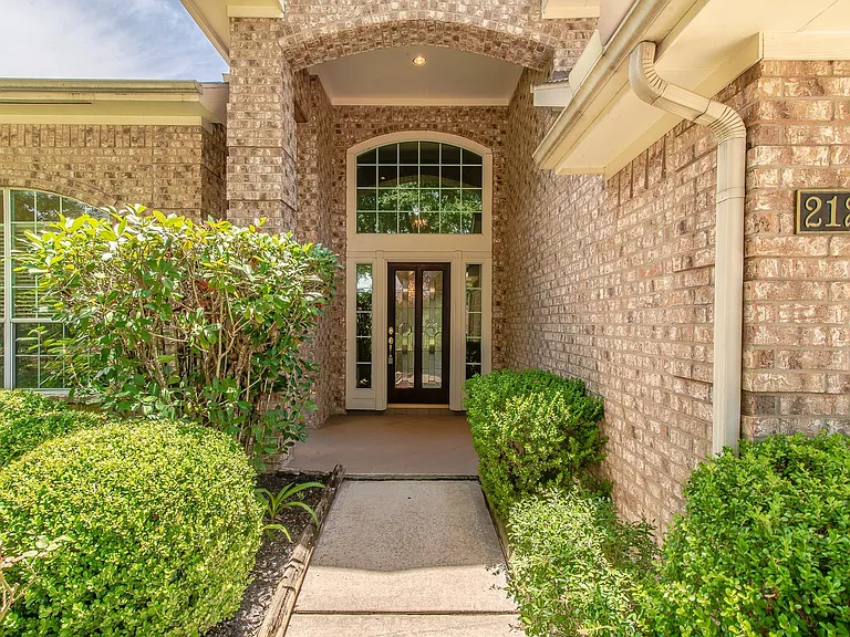 2123 Hill Canyon Ct — Photo 2