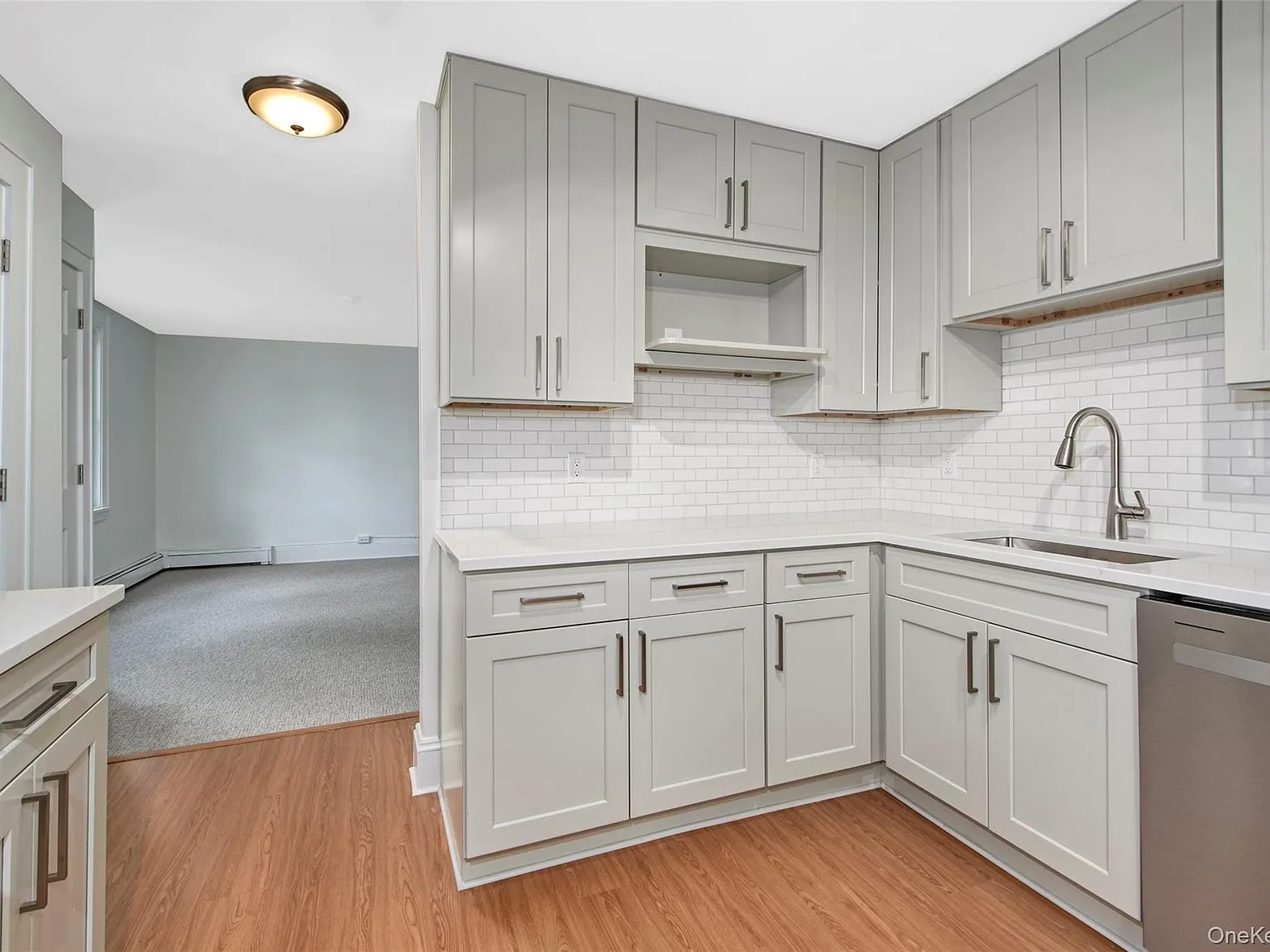 2 bed, 1.0 bath, 1039 sqft, $3,500 — Photo 2