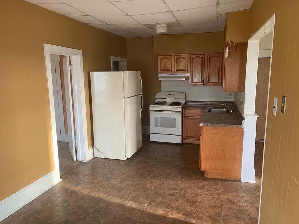2nd image of 2 N Main St Ste 1