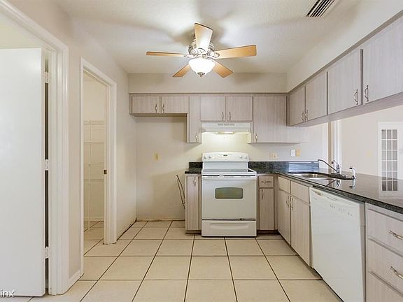4th image of 219 Coleman Dr