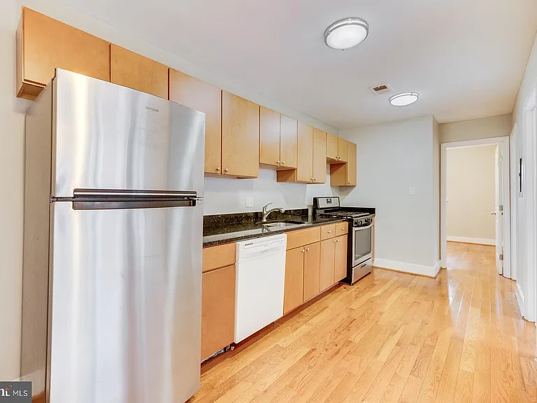 61 Forrester St SW #104 — Photo 8