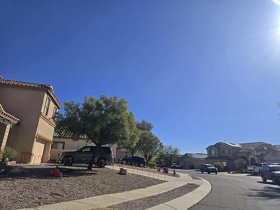 5th image of 165 E Thomas Jefferson Way