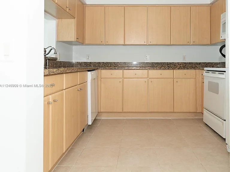 2475 Brickell Ave #709 — Photo 31