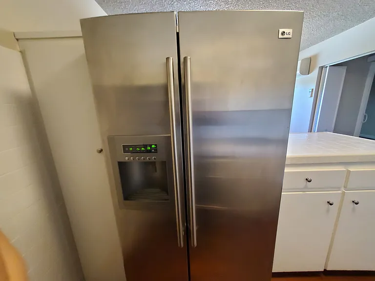 9070 Huntington Dr #6 — Photo 16