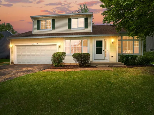 18153 W Banbury Dr, Gurnee, IL 60031