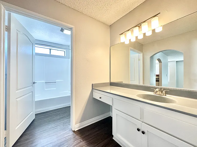 1229 Mansfield Property — Photo 6