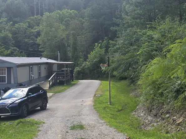 62 Harley Dr, Stinnett, KY 40868