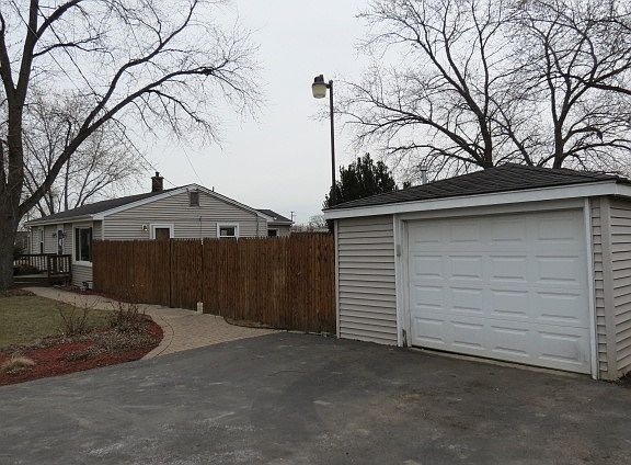3rd image of 19W055 Adele Ave