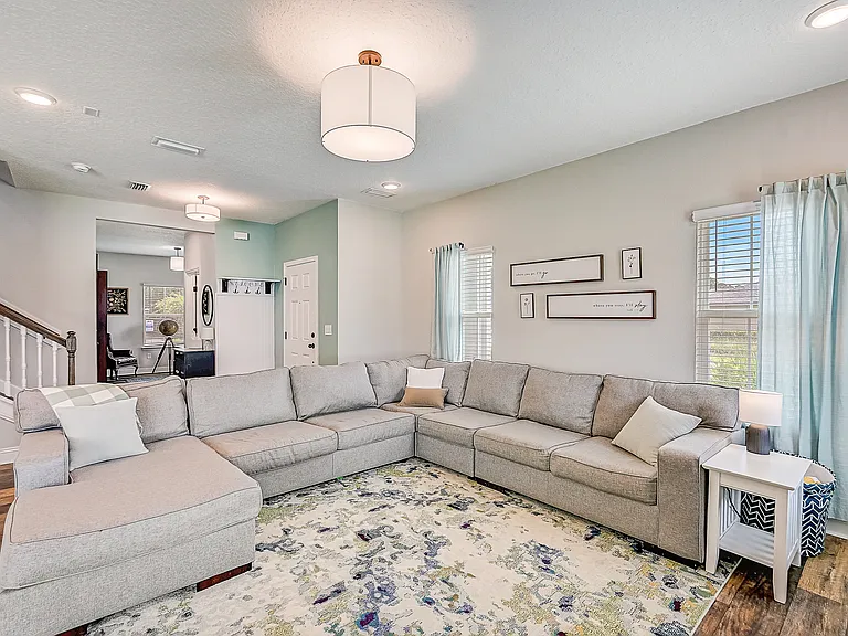 155 Chandler Dr — Photo 6