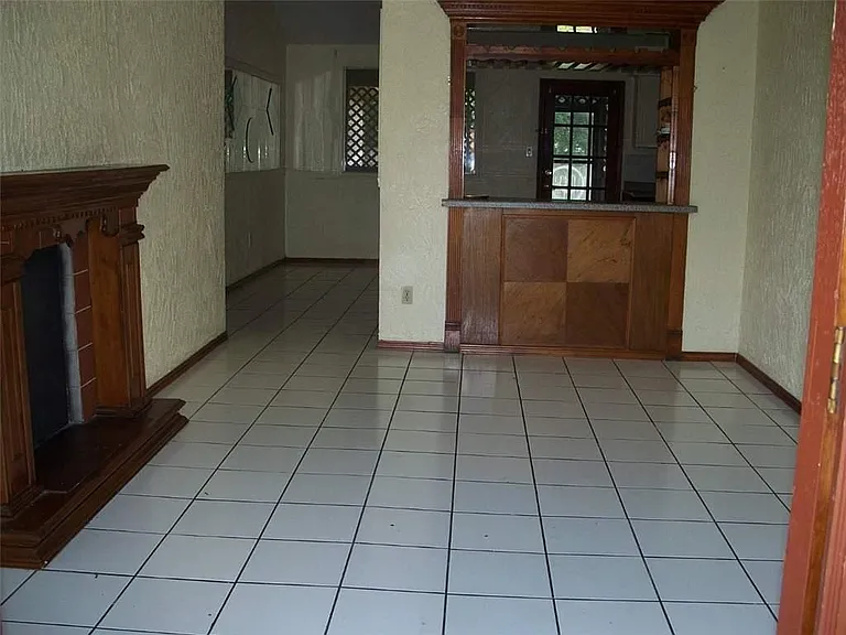 10719 Carvel Ln — Photo 3