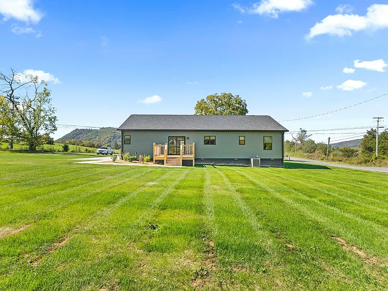 105 Bishop Hollow Rd — Photo 5