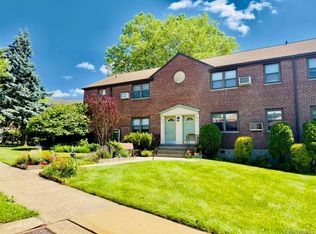 246-46 57th Dr, Little Neck, NY 11362