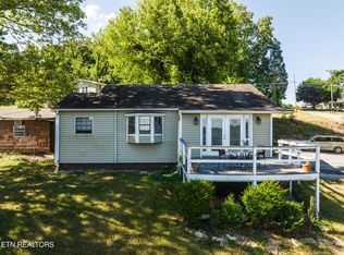 122 Kingston St, Loudon, TN 37774