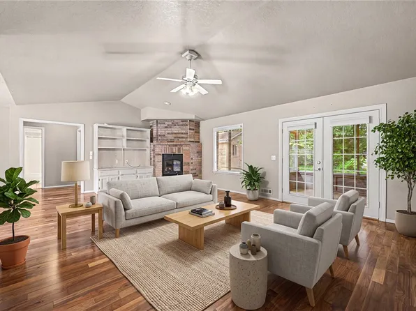 7 Shanklin Dr, Bella Vista, AR 72715