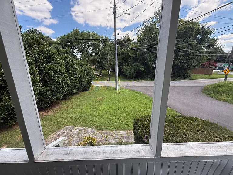 6100 Lacy Rd — Photo 3