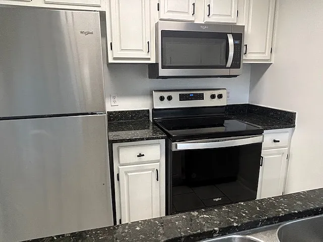 2 bed, 1.5 bath, 1000 sqft, $1,375 — Photo 4