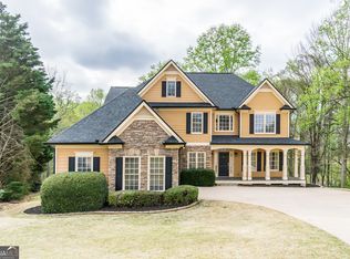 8670 Woodland View Dr, Gainesville, GA 30506