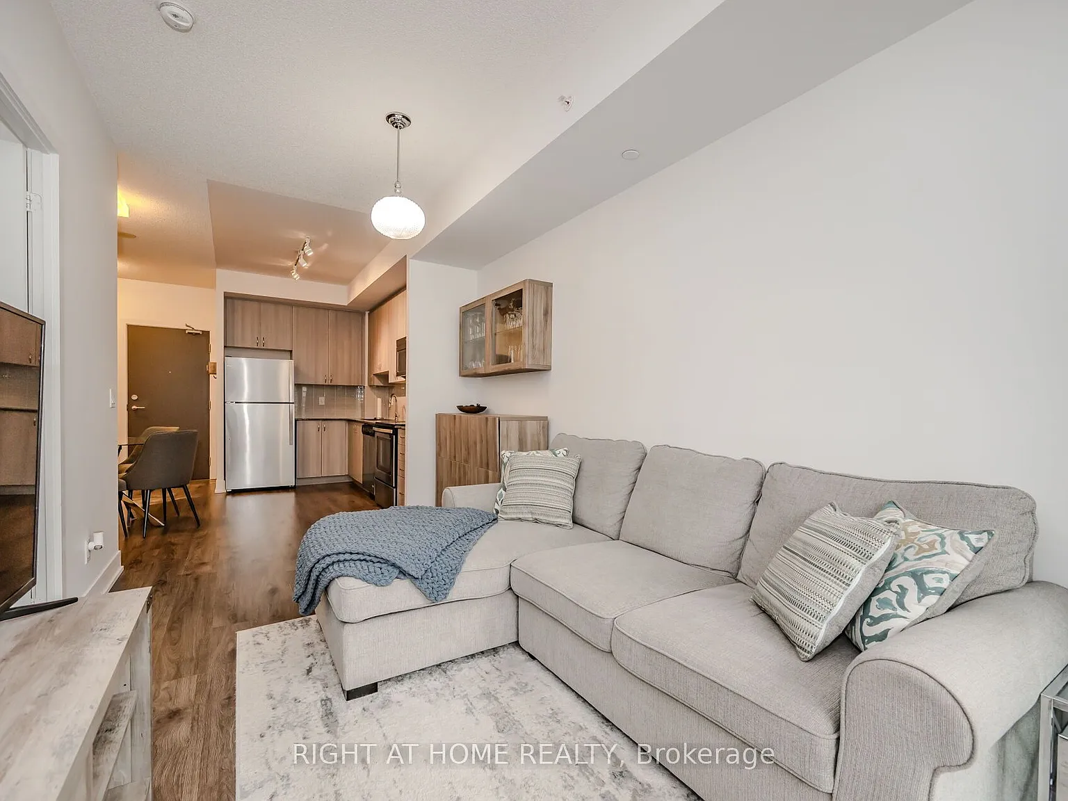 1 bed, $2,450 — Photo 4