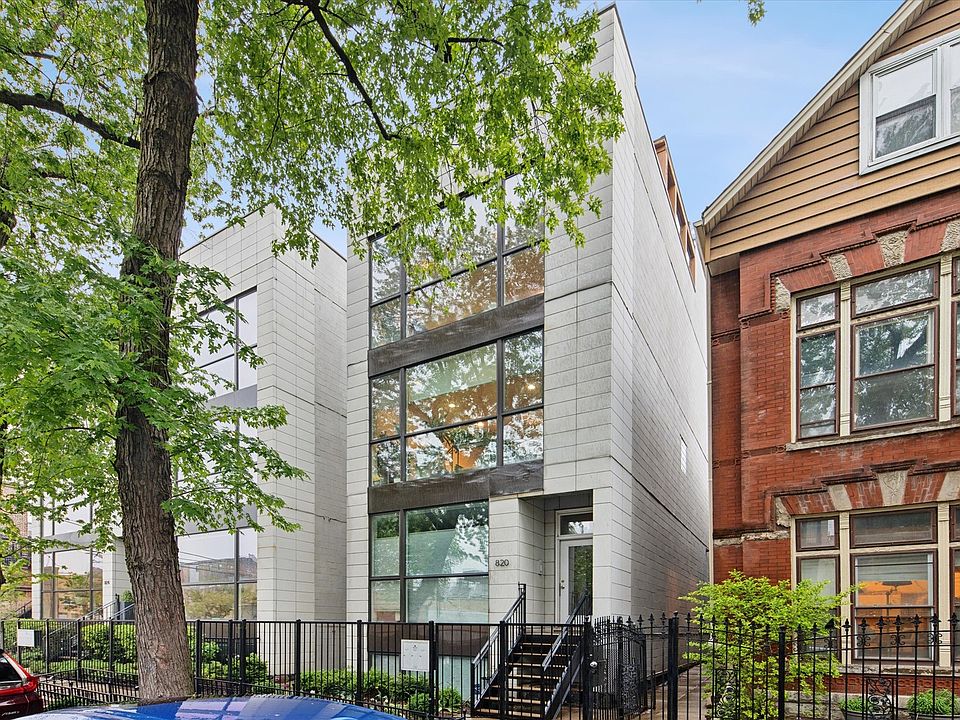 1st image of 820 N Wood St #3