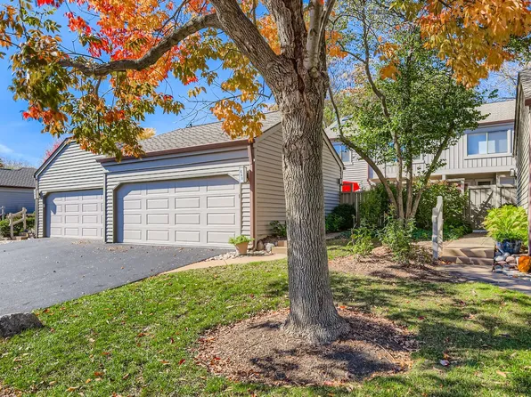 668 Shoreline Rd, Lake Barrington, IL 60010