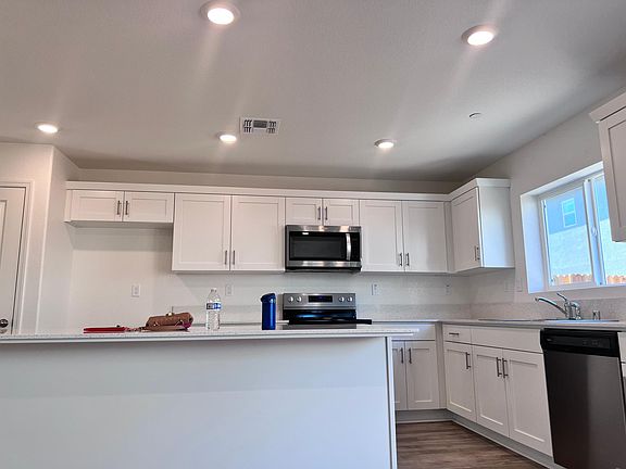 2nd image of 455 Miwok Ln